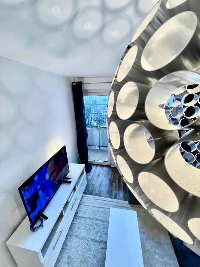 Decor 2 Metro Fast Wifi 55'Tv Netflix Hbo Cozy Apartment Варшава Екстериор снимка